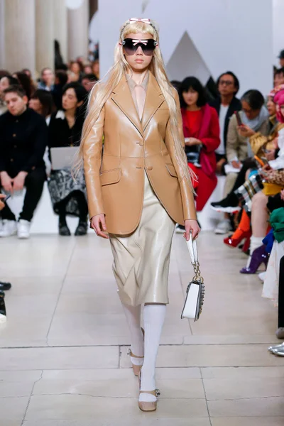 Look 13